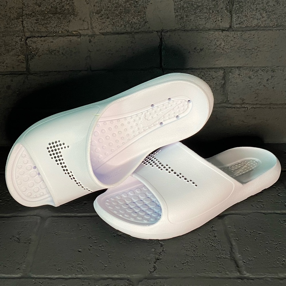 Nike Victori Shower Slide